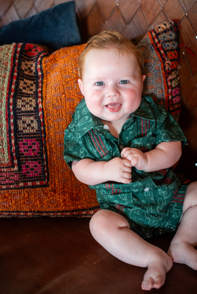 Guayabera - Feliz Navidad Short Sleeve Romper